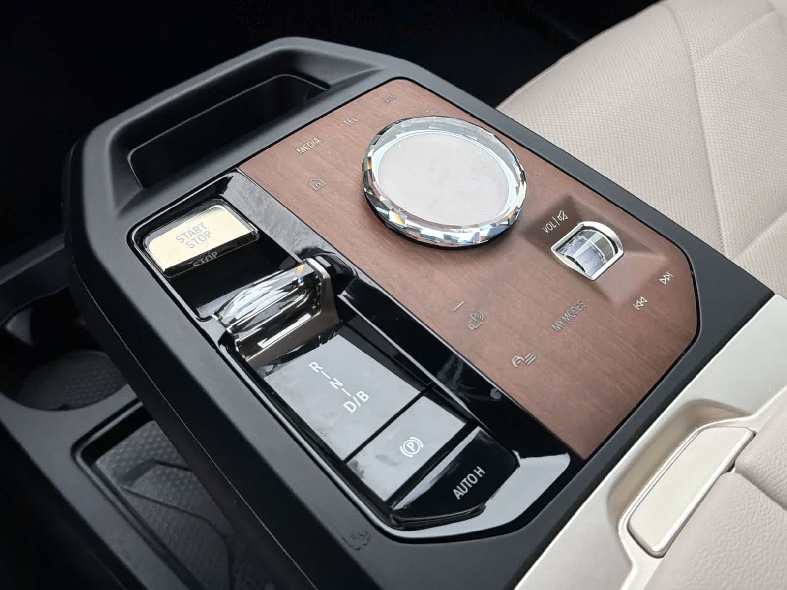 Thumbnail: 2024 BMW iX - 25