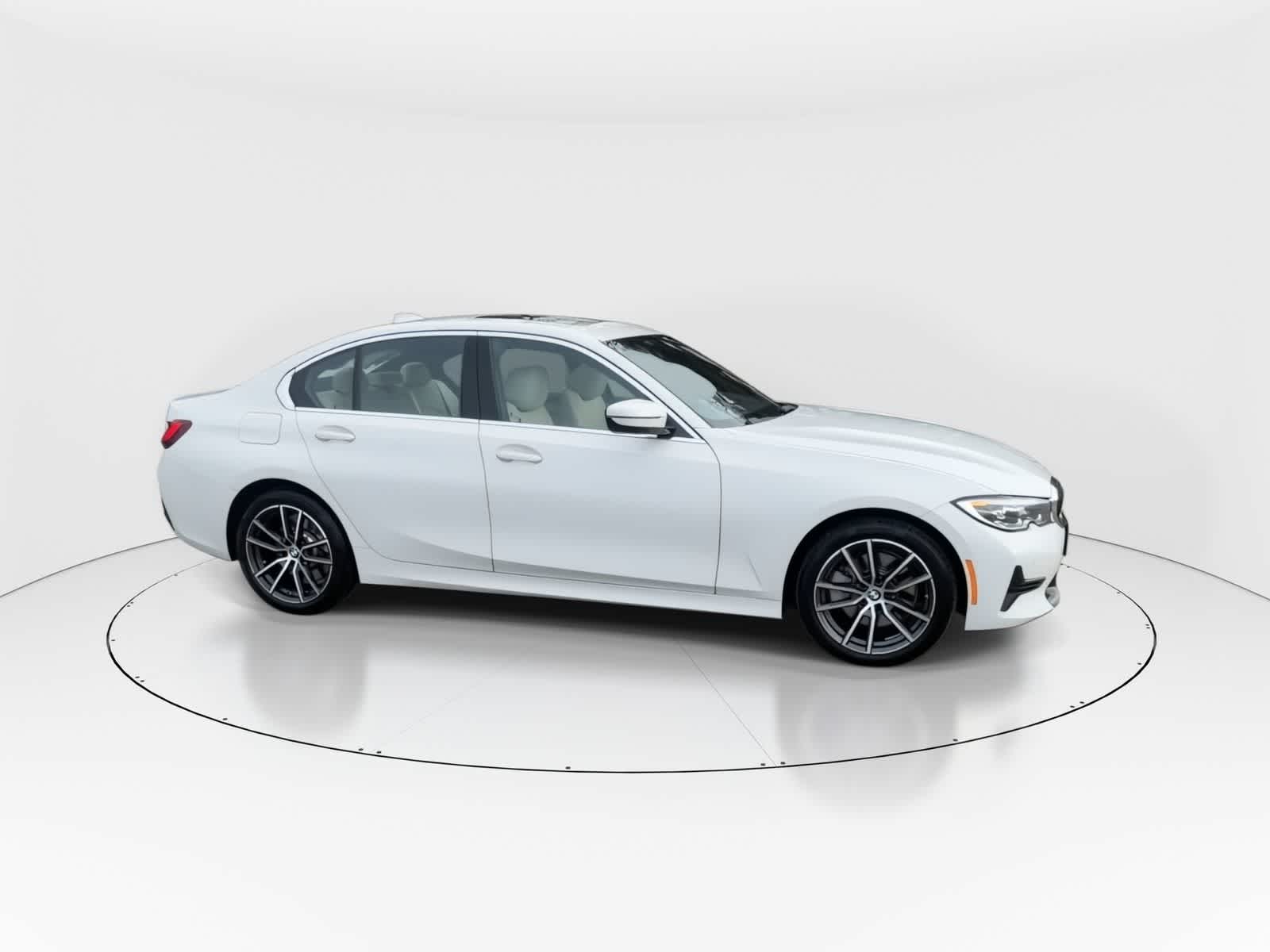 Thumbnail: 2022 BMW 3 Series - 3