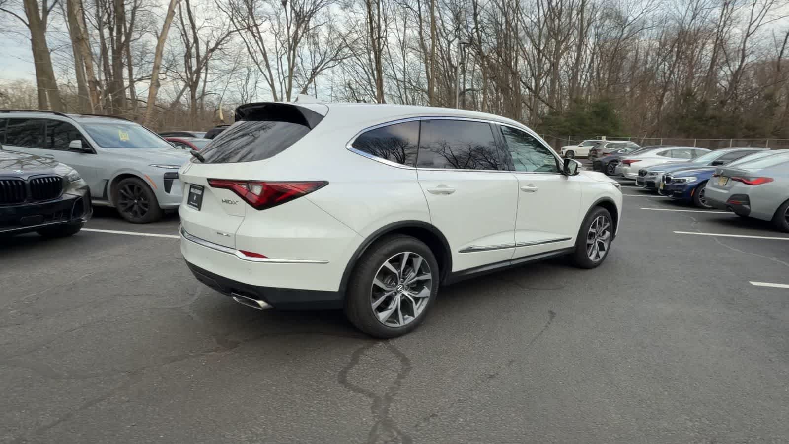 Thumbnail: 2022 Acura MDX - 8