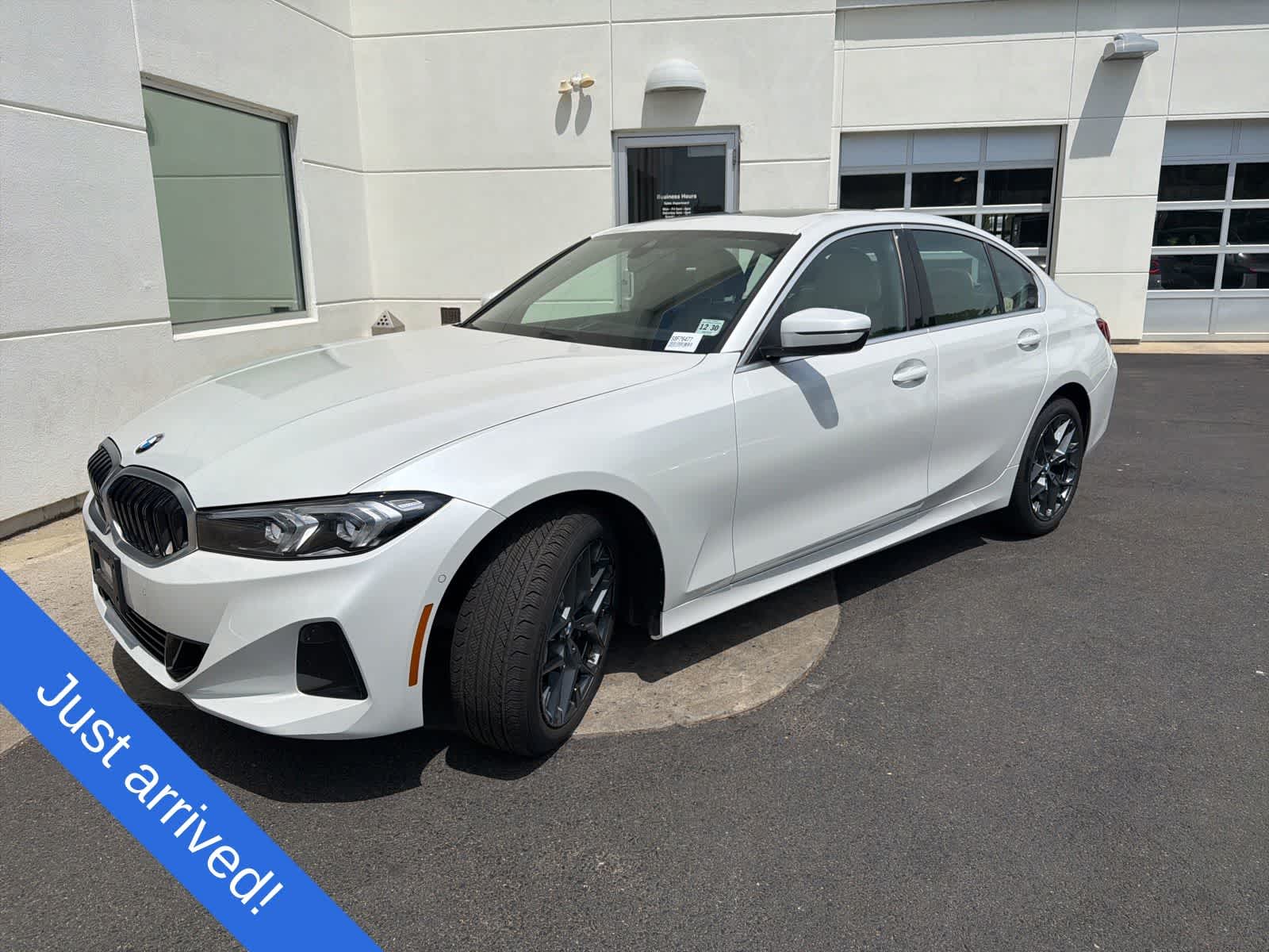 2025 BMW 3 Series 330i xDrive Sedan's photo