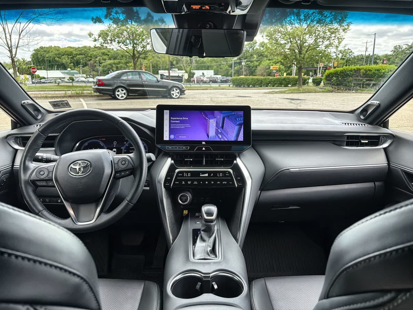 Thumbnail: 2023 Toyota Venza - 18