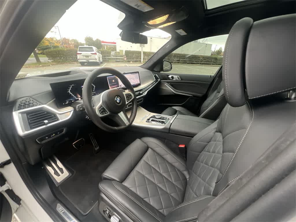 Thumbnail: 2024 BMW X7 - 10