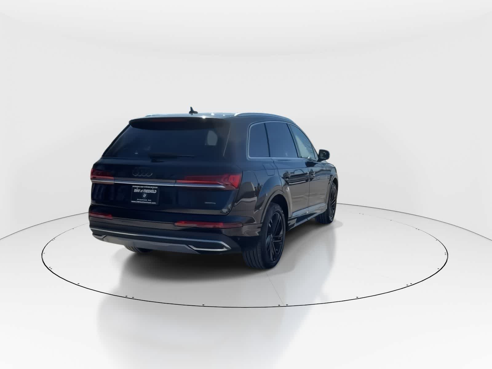 Thumbnail: 2022 Audi Q7 - 9