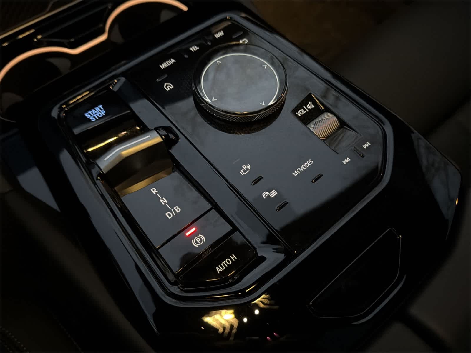 Thumbnail: 2025 BMW i5 - 25