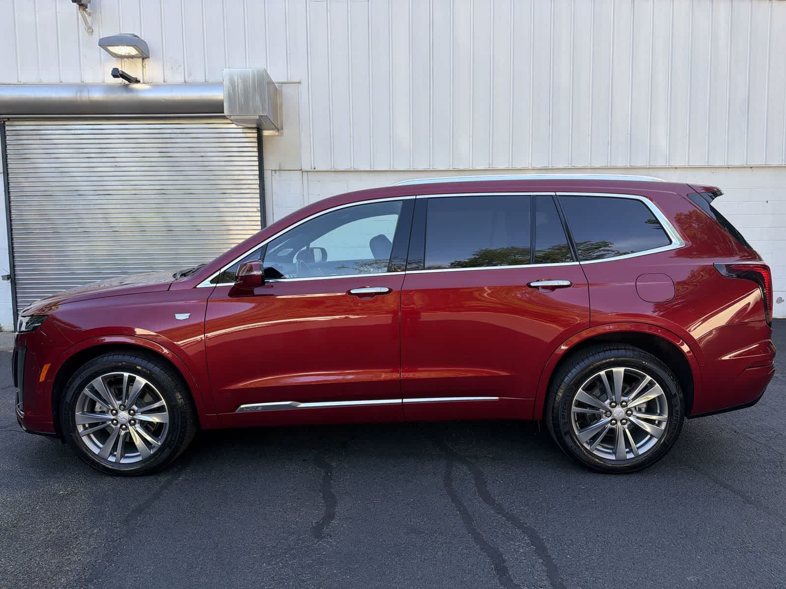 Thumbnail: 2023 Cadillac XT6 - 10