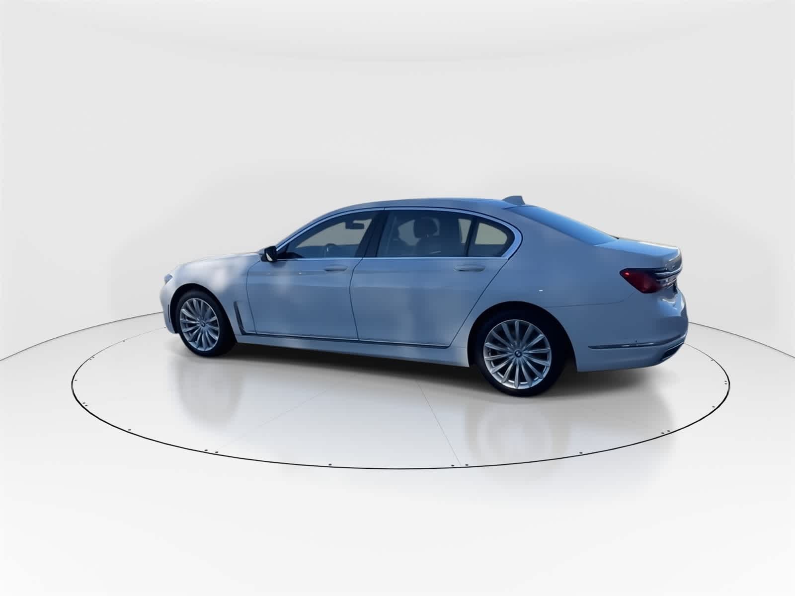 Thumbnail: 2021 BMW 7 Series - 7