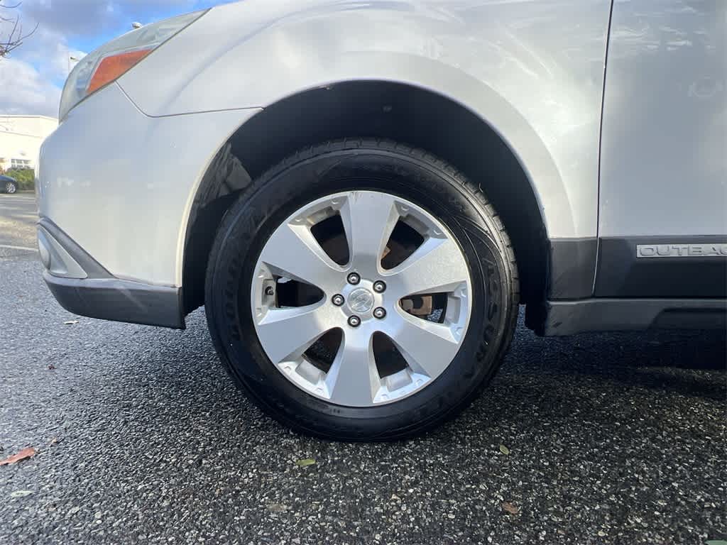Thumbnail: 2011 Subaru Outback - 16