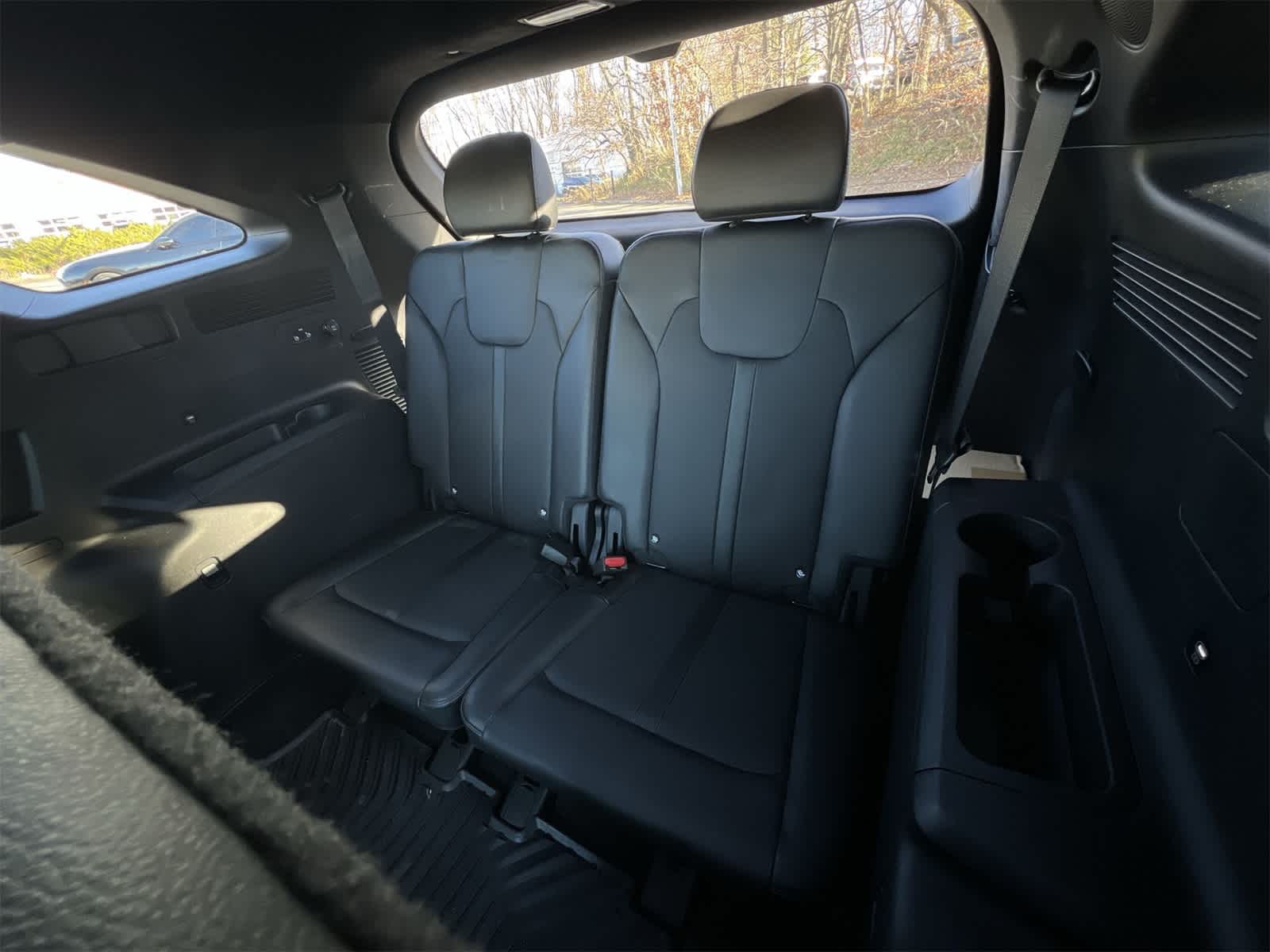 Thumbnail: 2024 Kia Sorento - 30