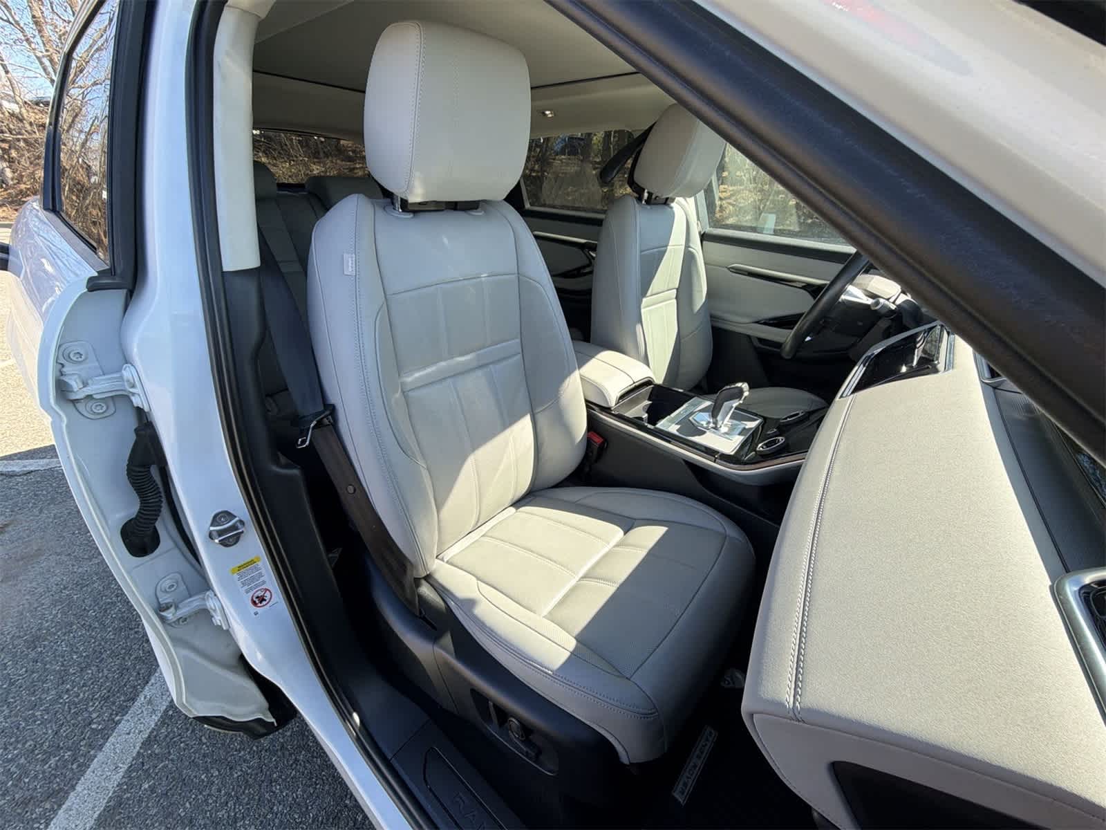 Thumbnail: 2020 Land Rover Range Rover Evoque - 22