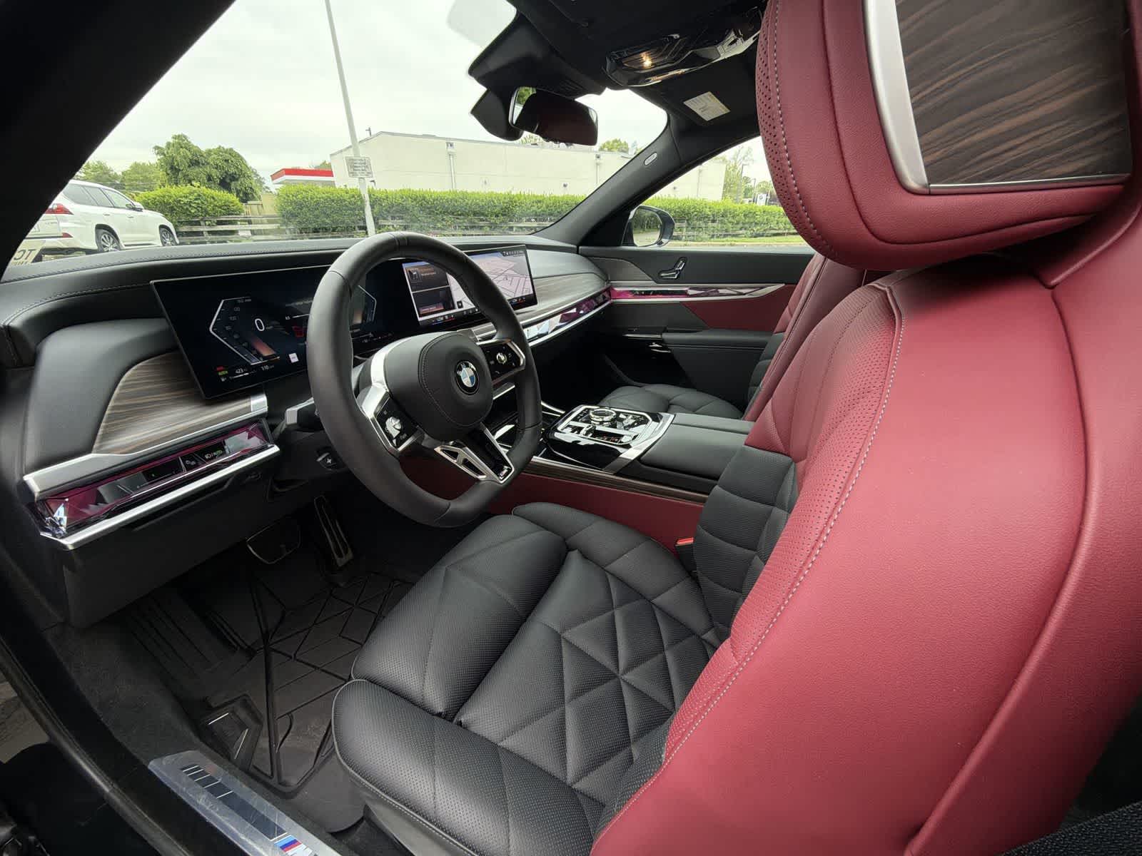 Thumbnail: 2026 BMW 7 Series - 10