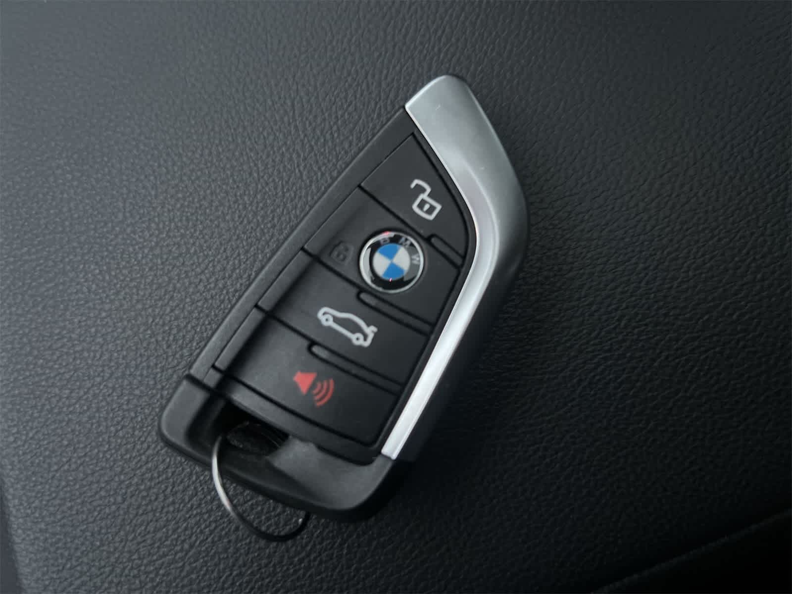 Thumbnail: 2025 BMW i4 - 28