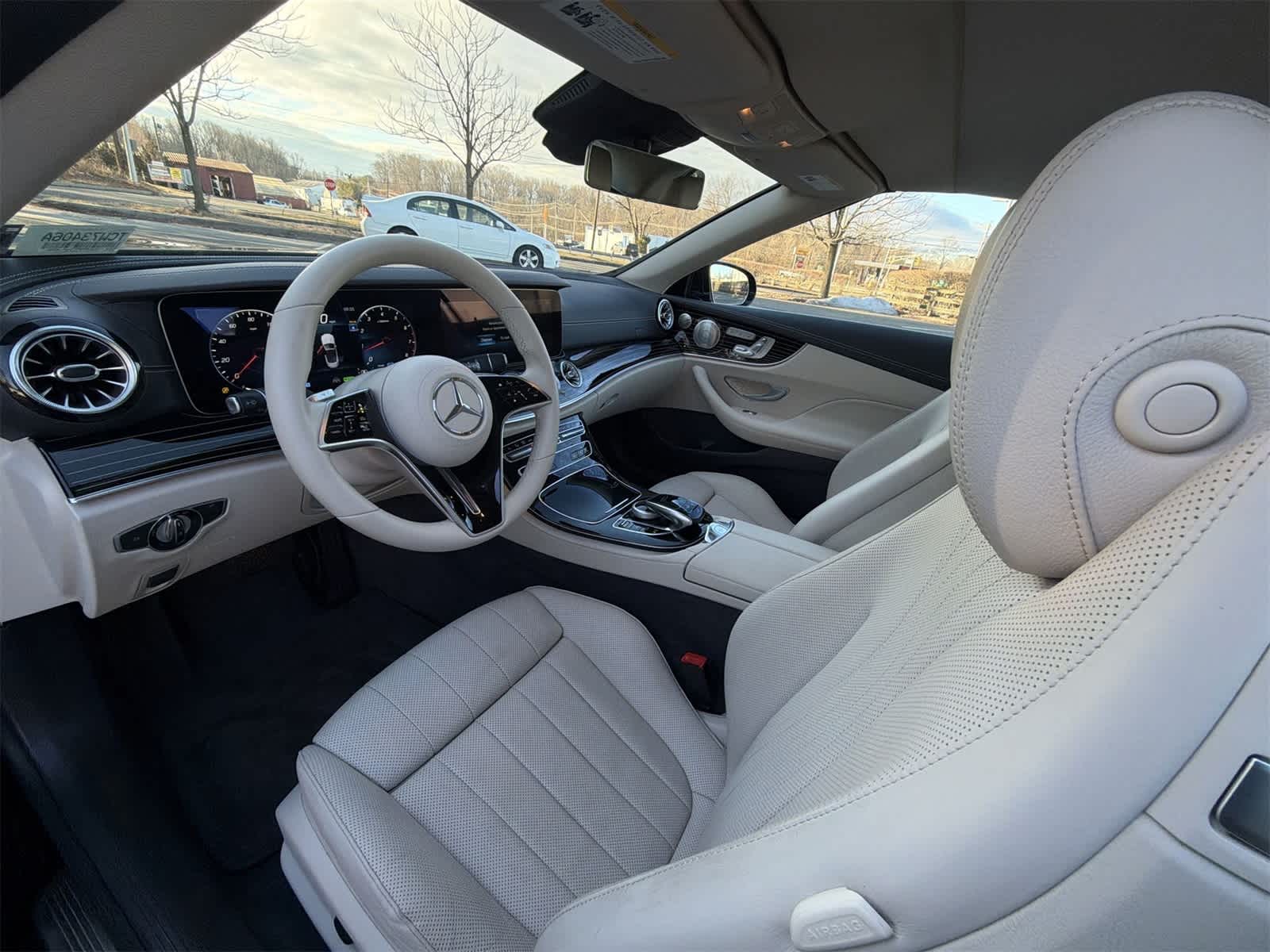 Thumbnail: 2023 Mercedes-Benz E-Class - 10