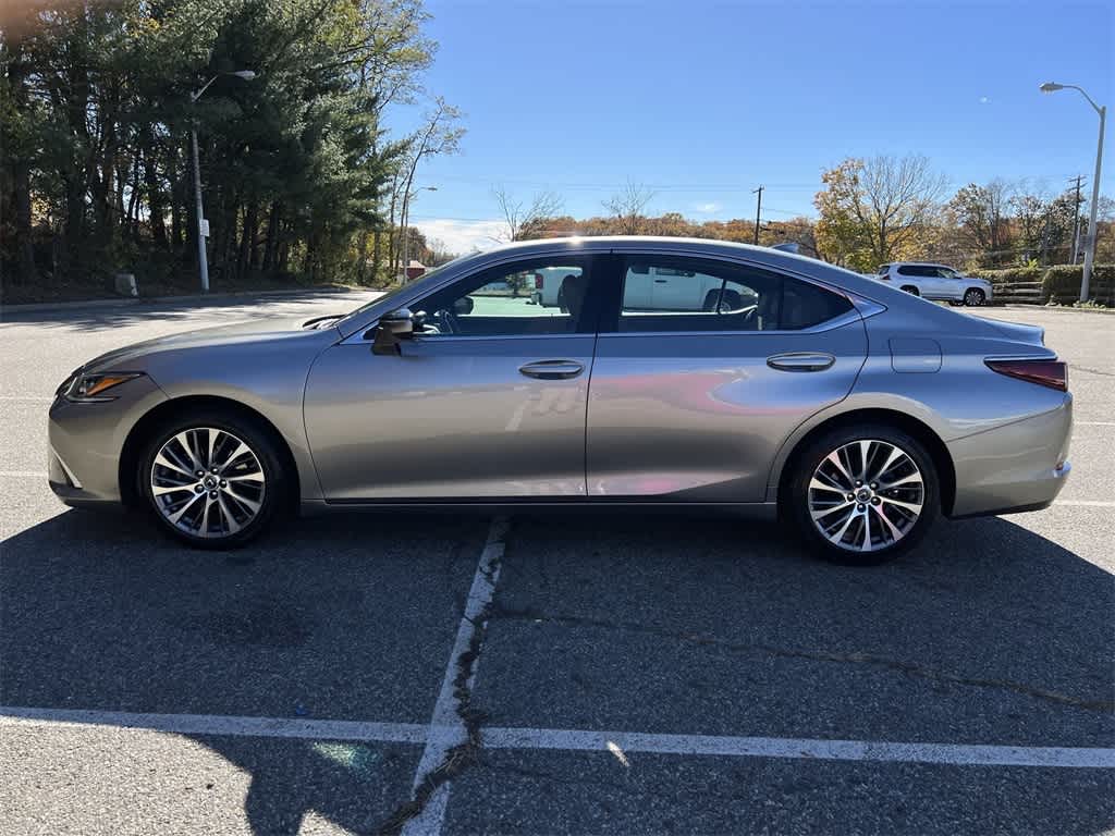 Thumbnail: 2019 Lexus ES - 11