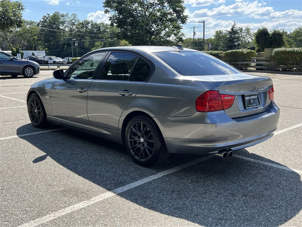 Thumbnail: 2011 BMW 3 Series - 12