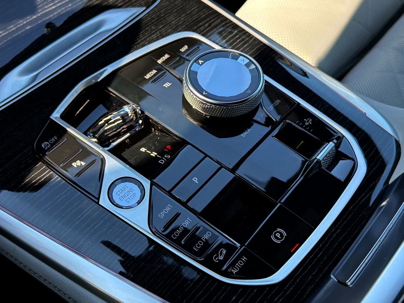 Thumbnail: 2023 BMW X7 - 31