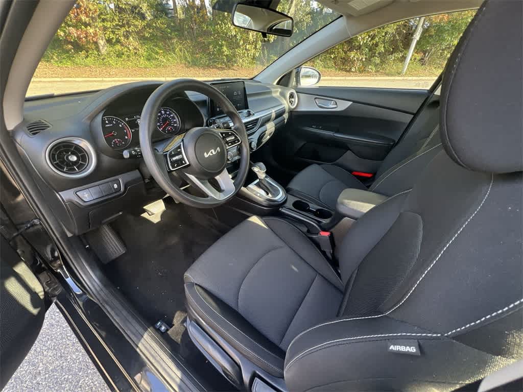 Thumbnail: 2023 Kia Forte - 10