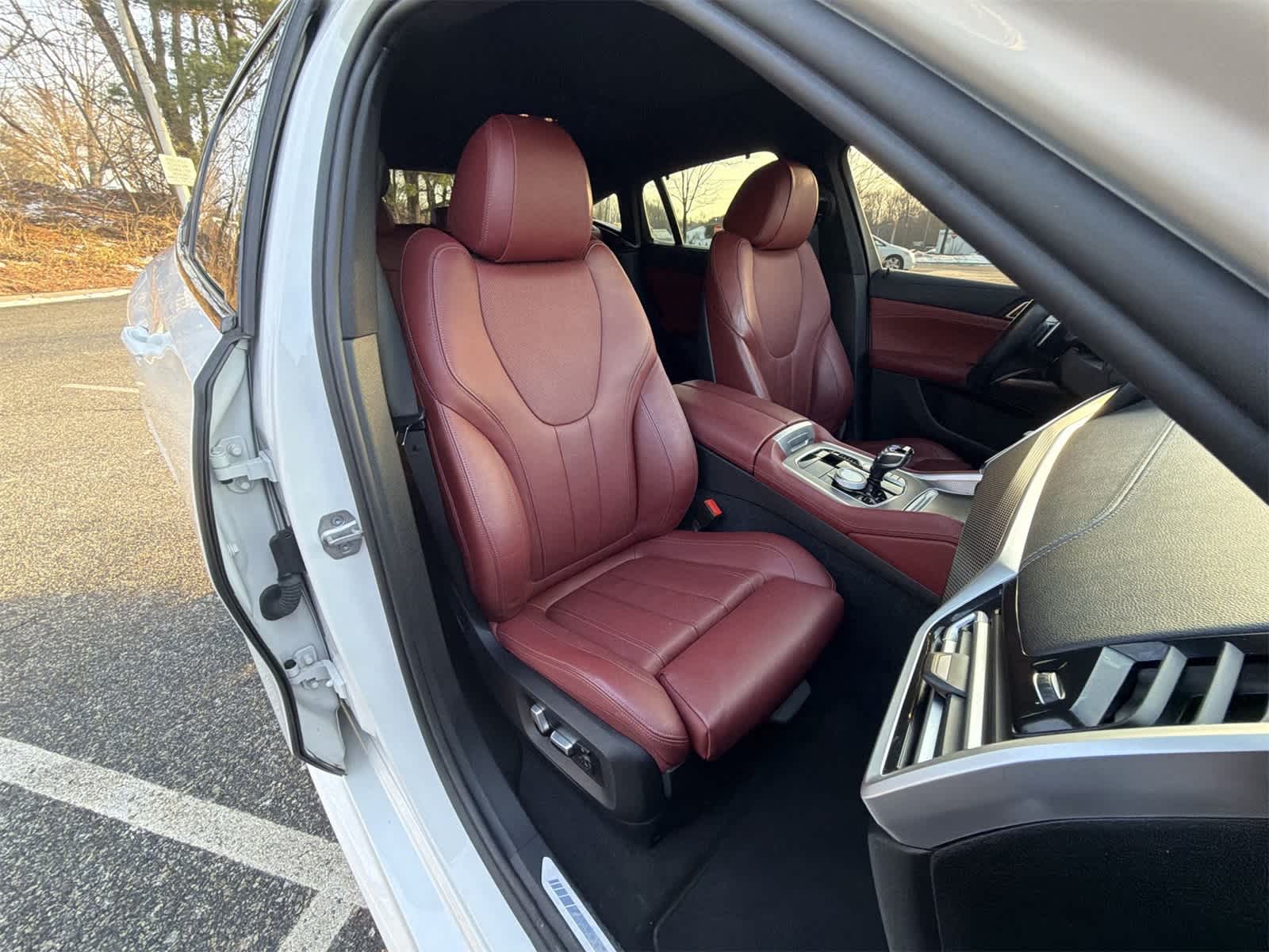 Thumbnail: 2022 BMW X6 - 22