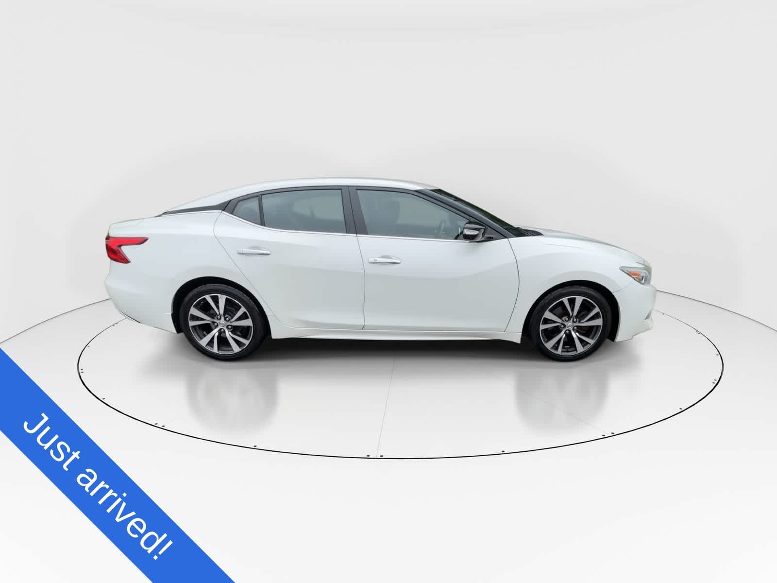 Thumbnail: 2017 Nissan Maxima - 9