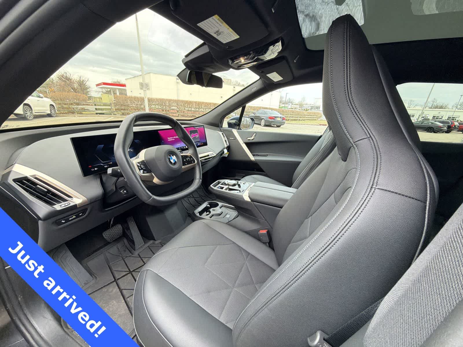 Thumbnail: 2026 BMW iX - 10