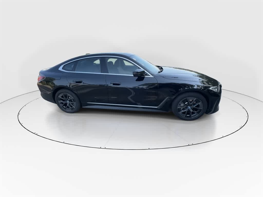 Thumbnail: 2023 BMW i4 - 2