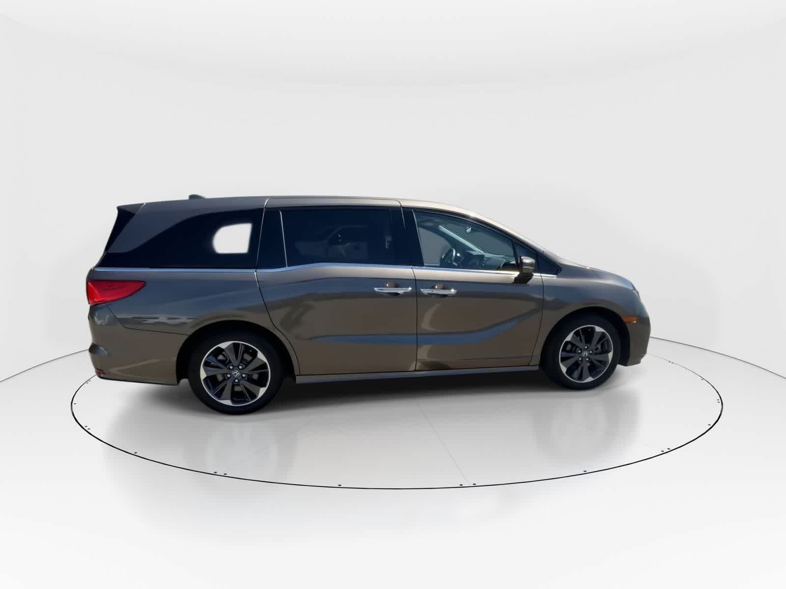 Thumbnail: 2023 Honda Odyssey - 9