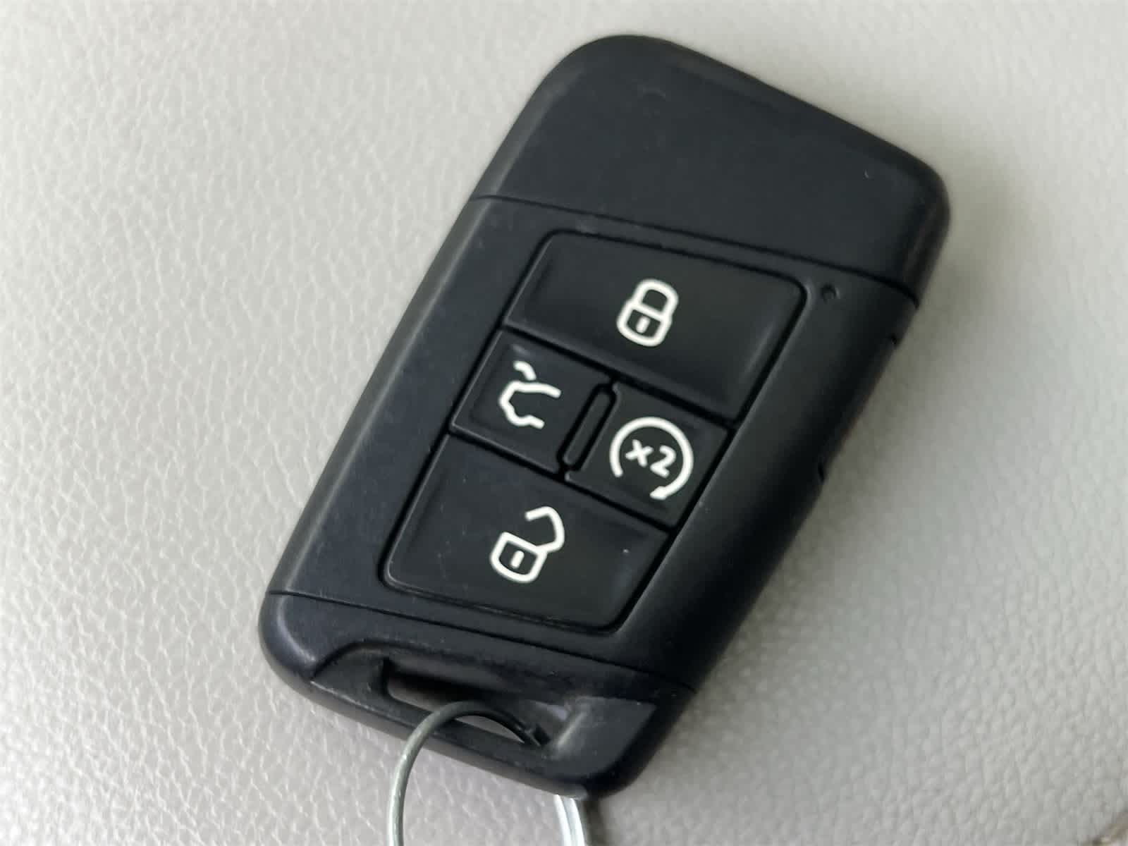 Thumbnail: 2022 Volkswagen Tiguan - 28