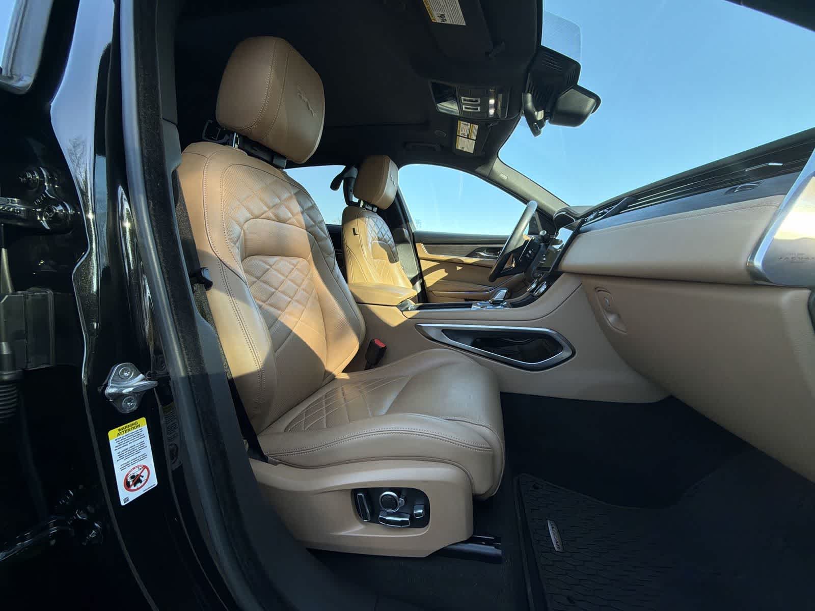 Thumbnail: 2022 Jaguar F-Pace - 22