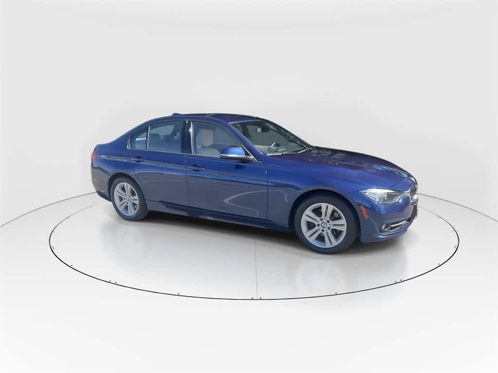 Thumbnail: 2016 BMW 3 Series - 3