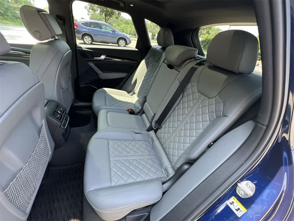 Thumbnail: 2020 Audi SQ5 - 21