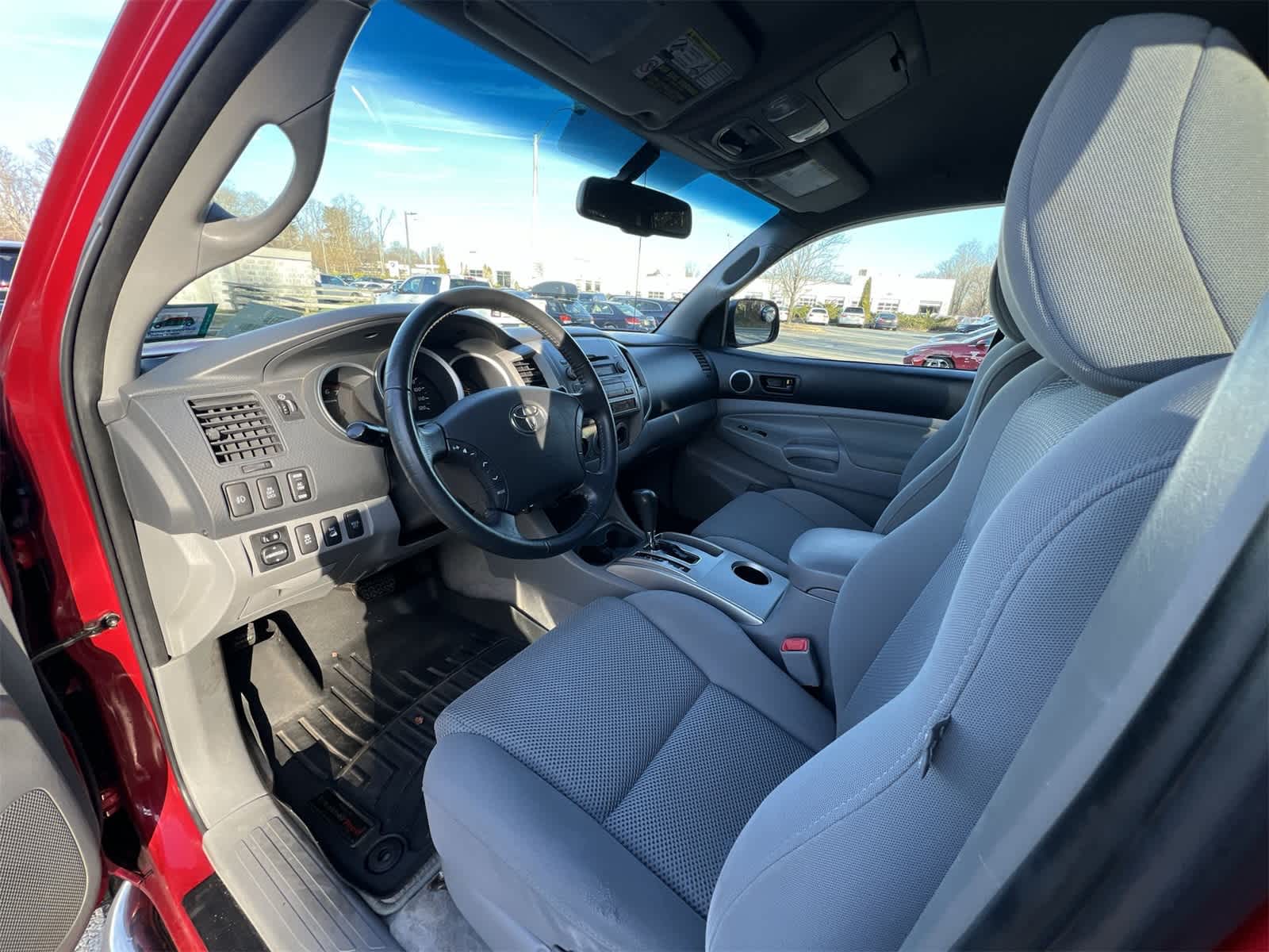 Thumbnail: 2010 Toyota Tacoma - 10