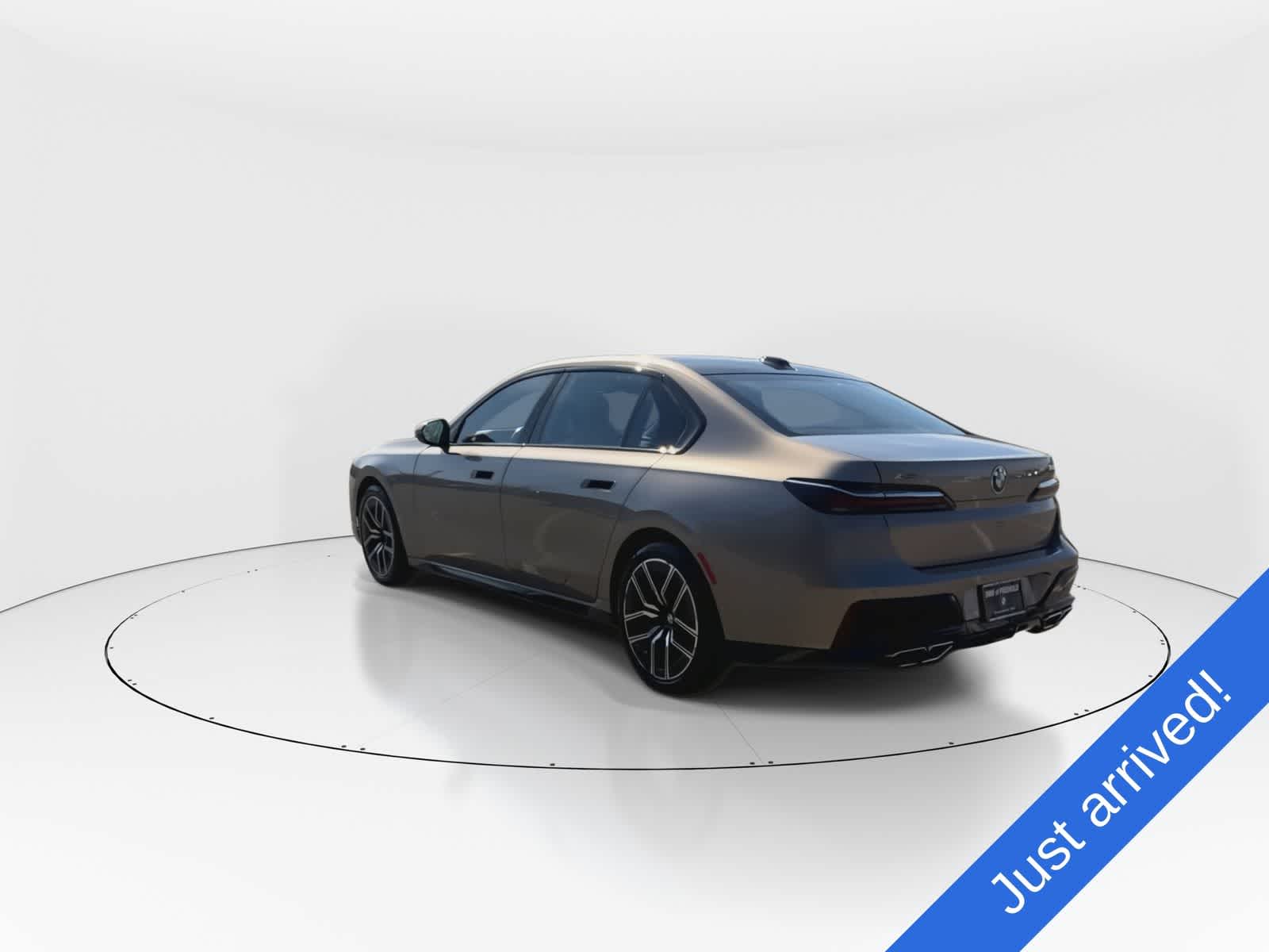 Thumbnail: 2023 BMW 7 Series - 6