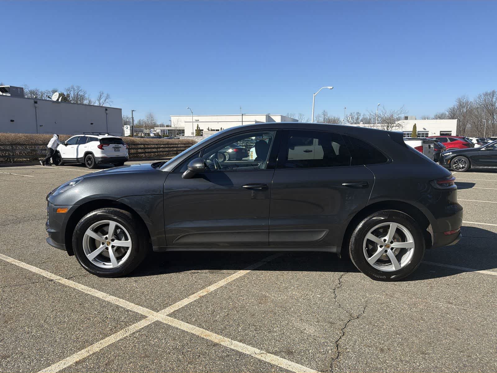 Thumbnail: 2020 Porsche Macan - 11