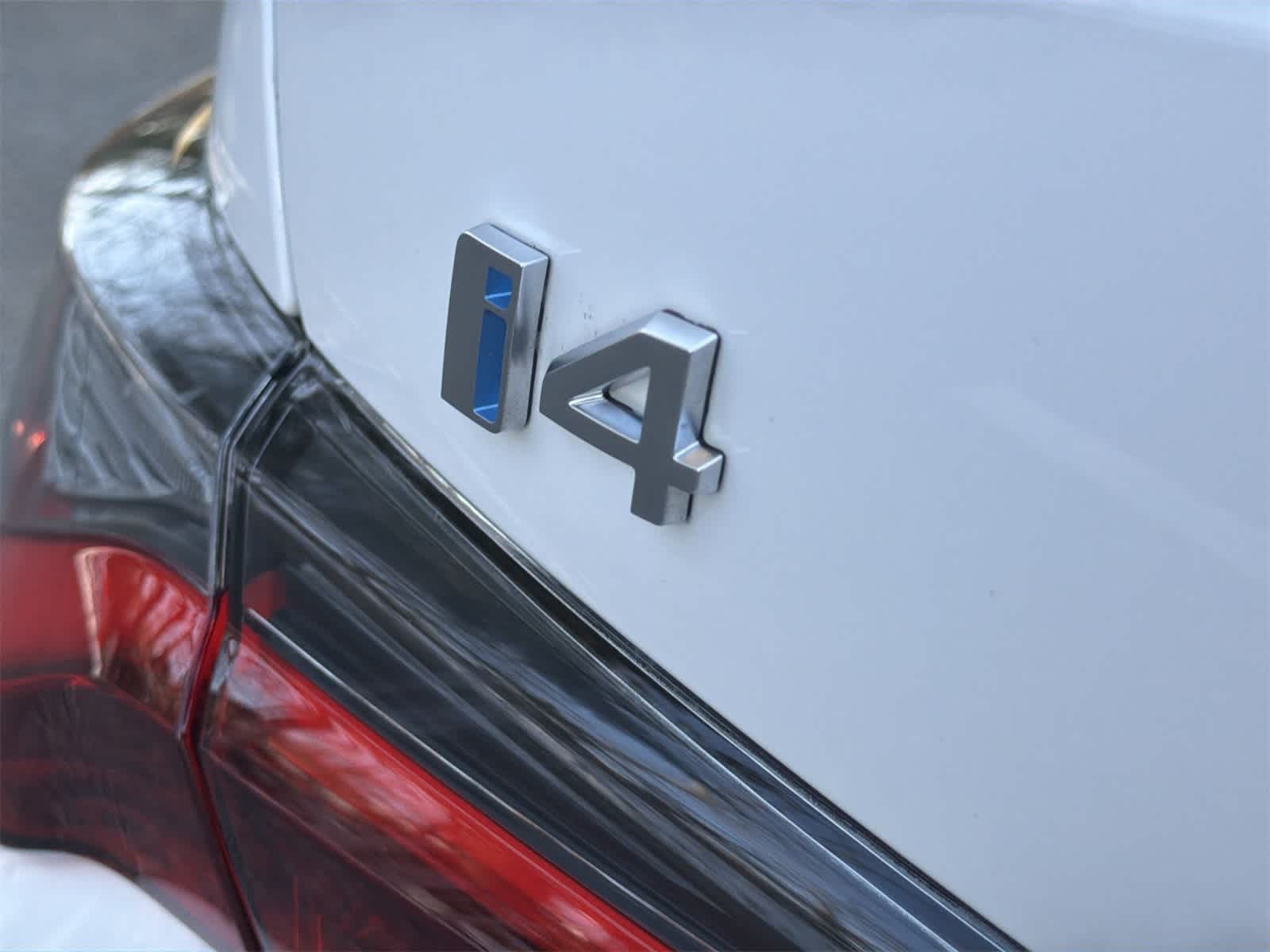 Thumbnail: 2025 BMW i4 - 15