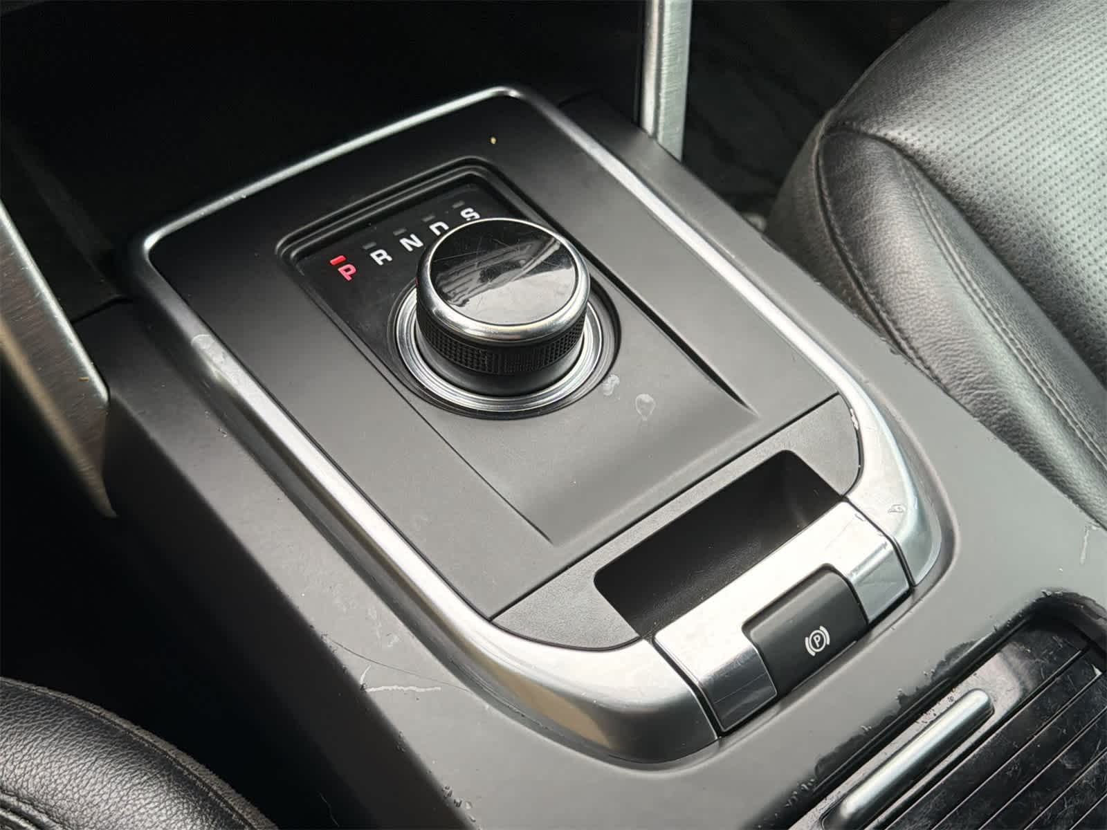 Thumbnail: 2018 Land Rover Discovery Sport - 25