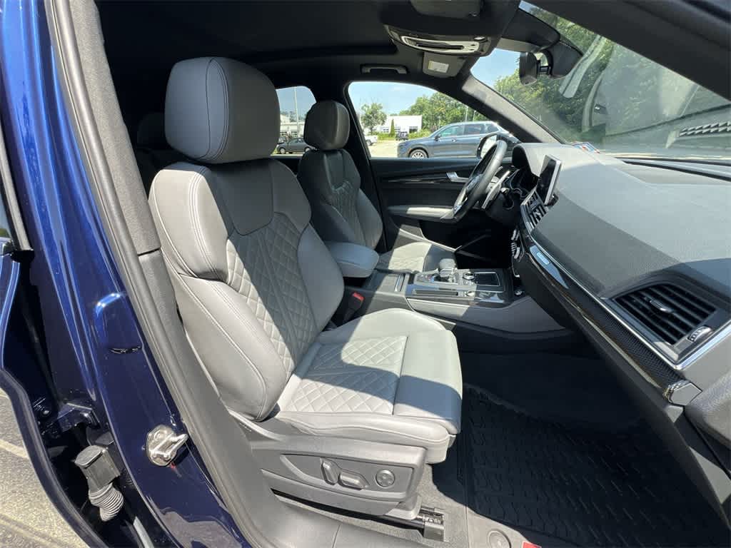 Thumbnail: 2020 Audi SQ5 - 22