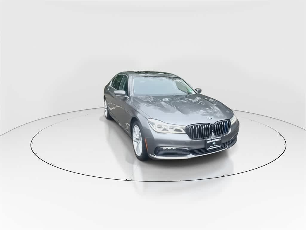 Thumbnail: 2017 BMW 7 Series - 4