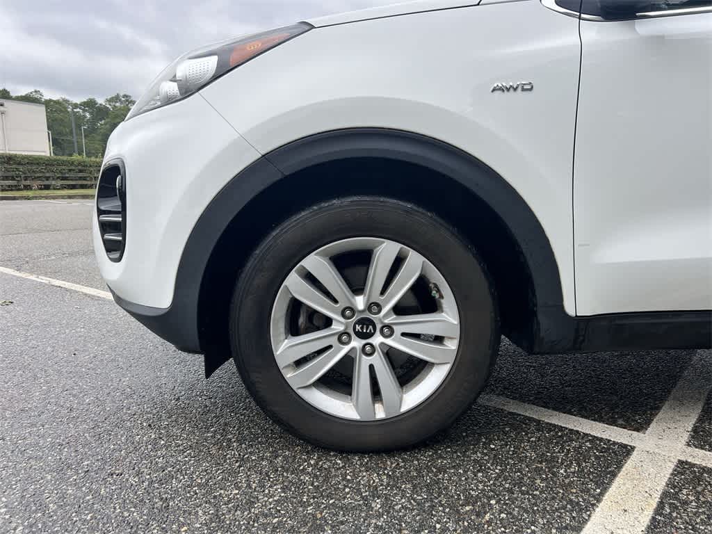 Thumbnail: 2018 Kia Sportage - 16