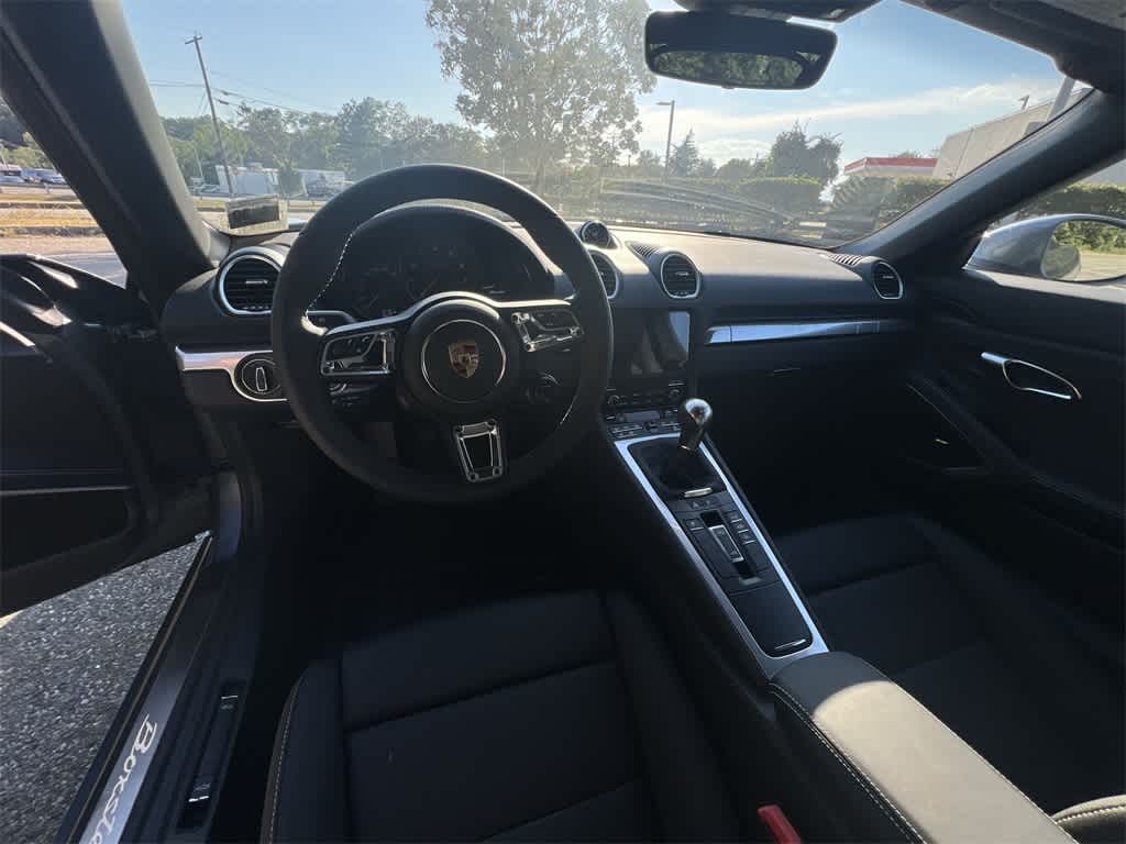Thumbnail: 2025 Porsche 718 Boxster - 17