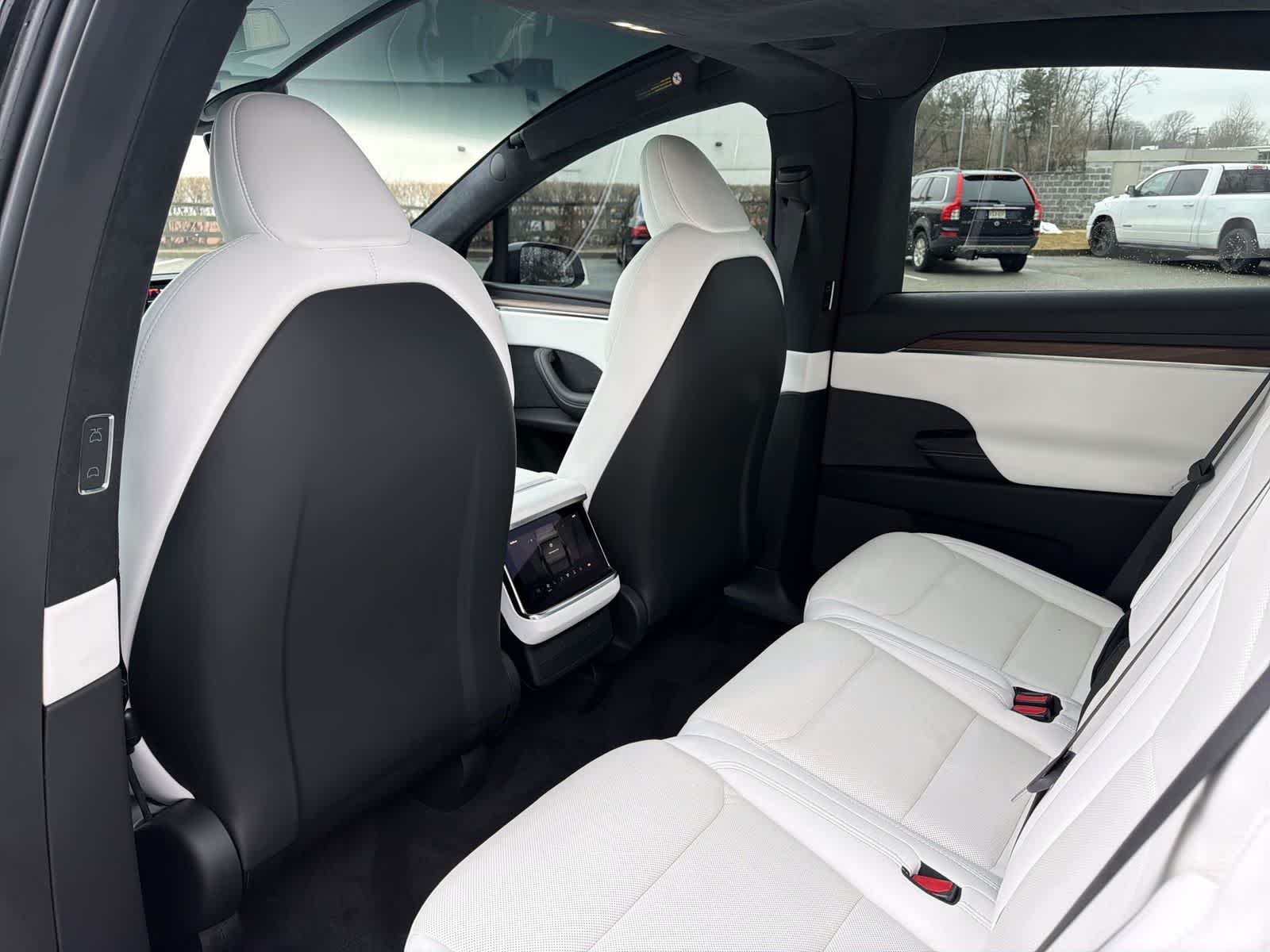 Thumbnail: 2023 Tesla Model X - 20