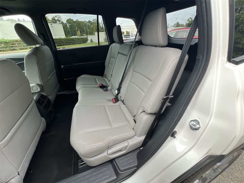 Thumbnail: 2023 Honda Passport - 21