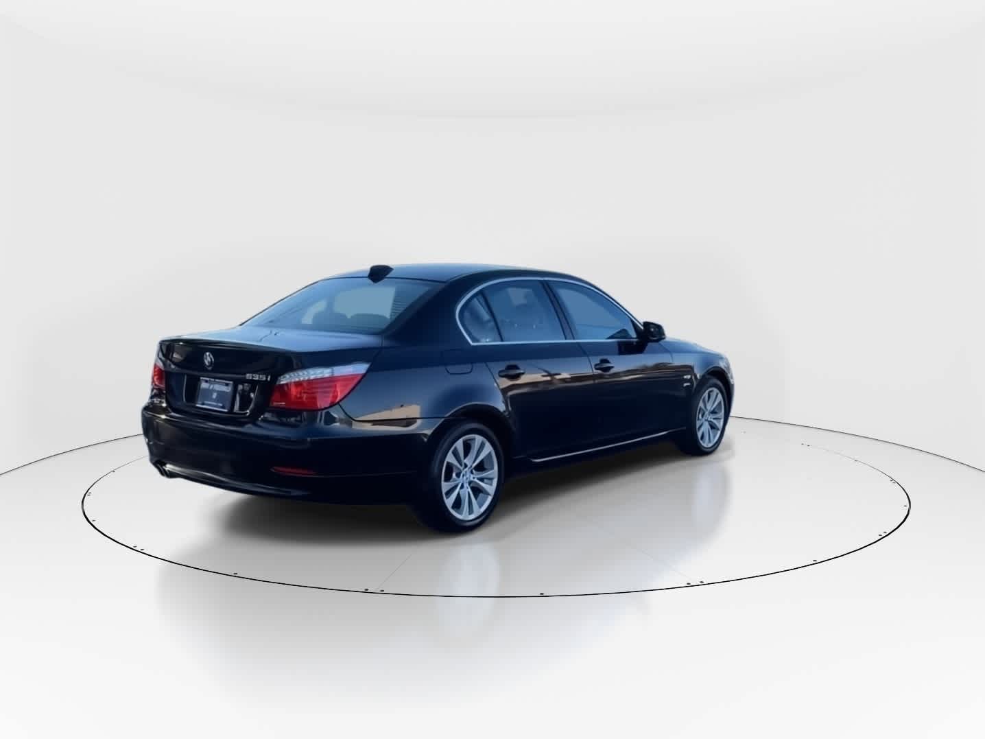 Thumbnail: 2010 BMW 5 Series - 9