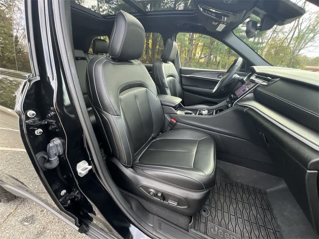 Thumbnail: 2024 Jeep Grand Cherokee - 22