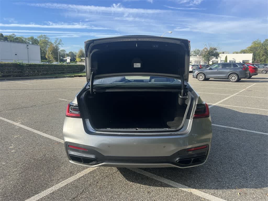 Thumbnail: 2022 BMW 7 Series - 27