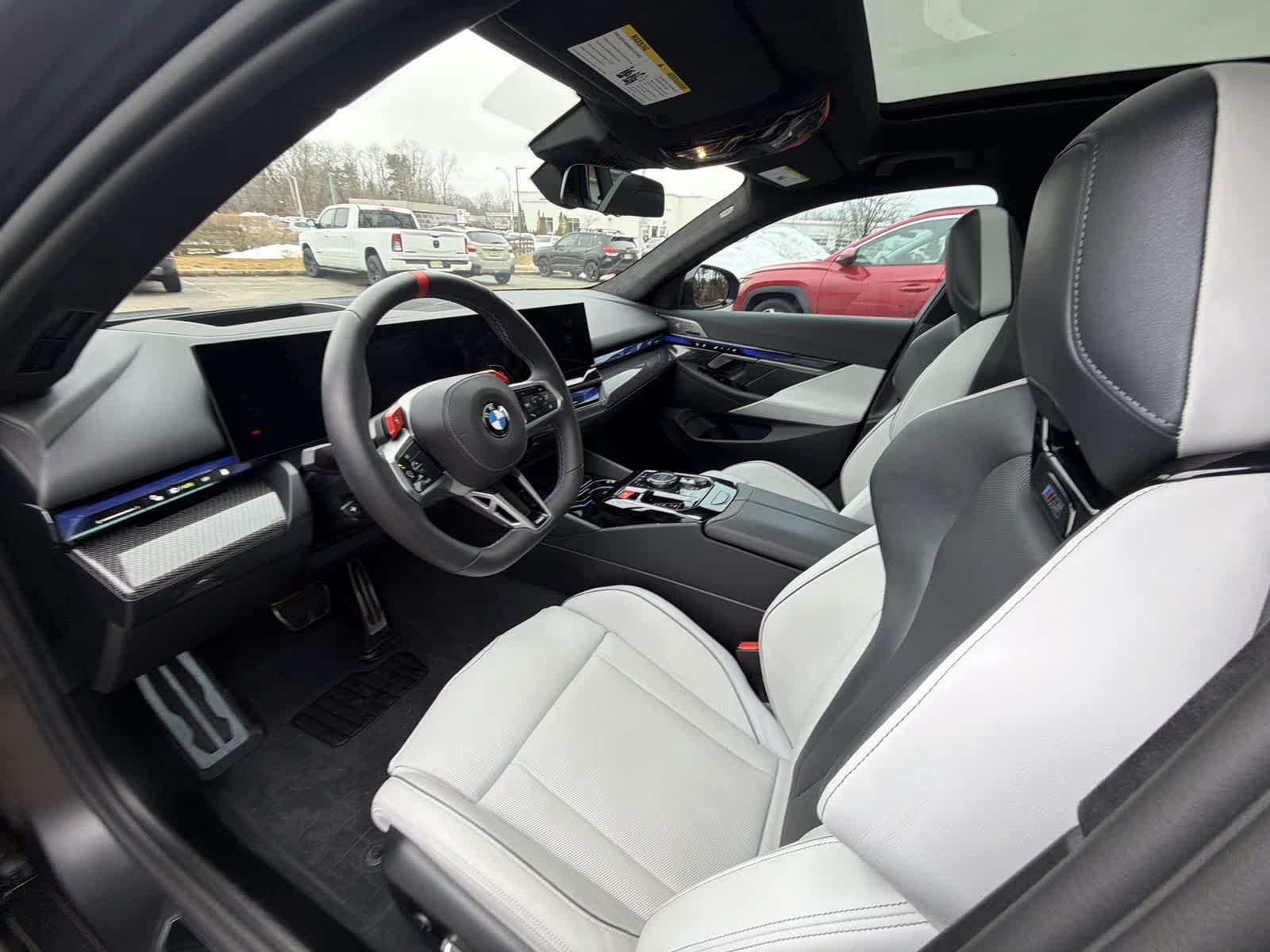 Thumbnail: 2026 BMW M5 - 10