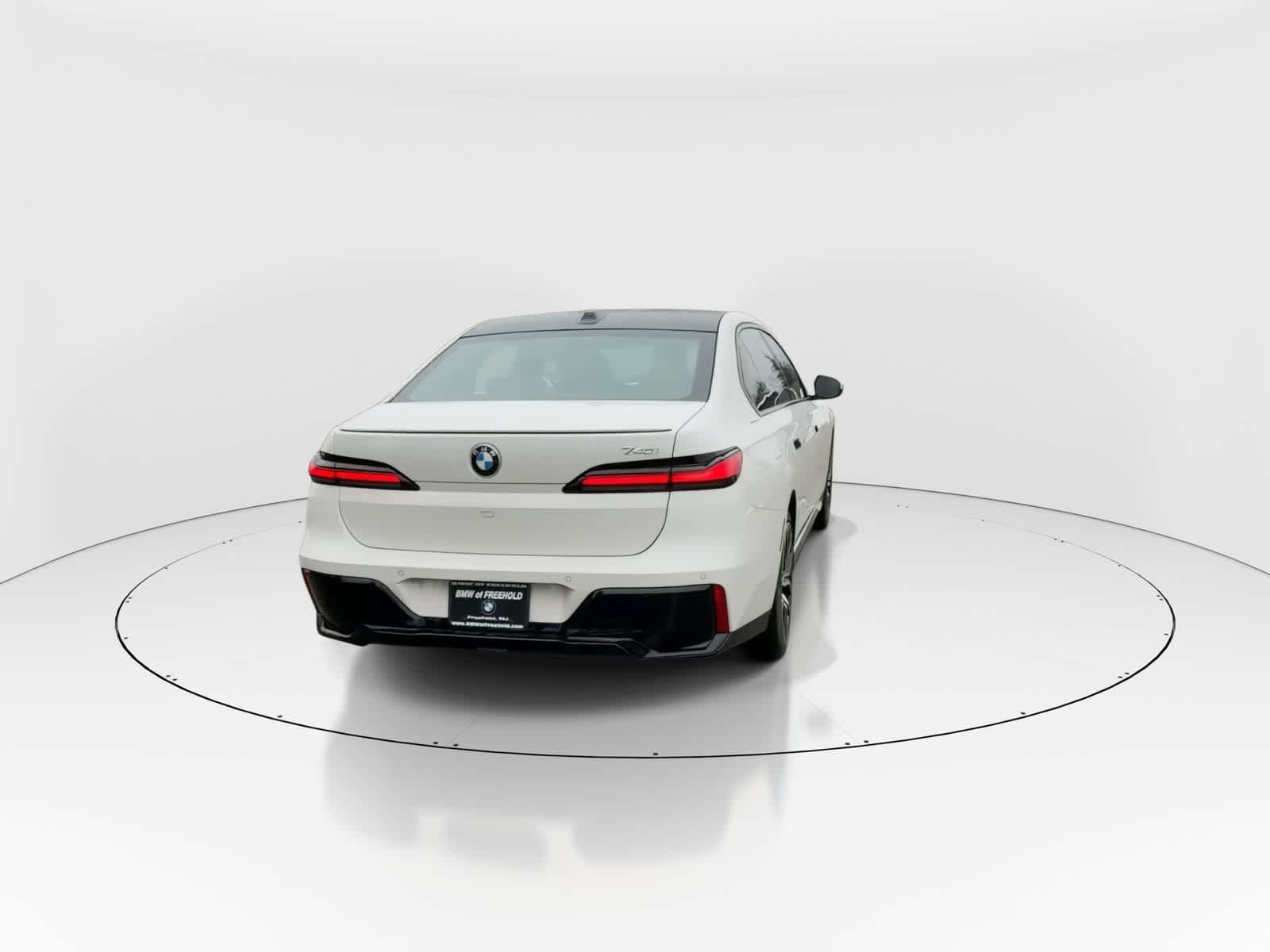 Thumbnail: 2023 BMW 7 Series - 8