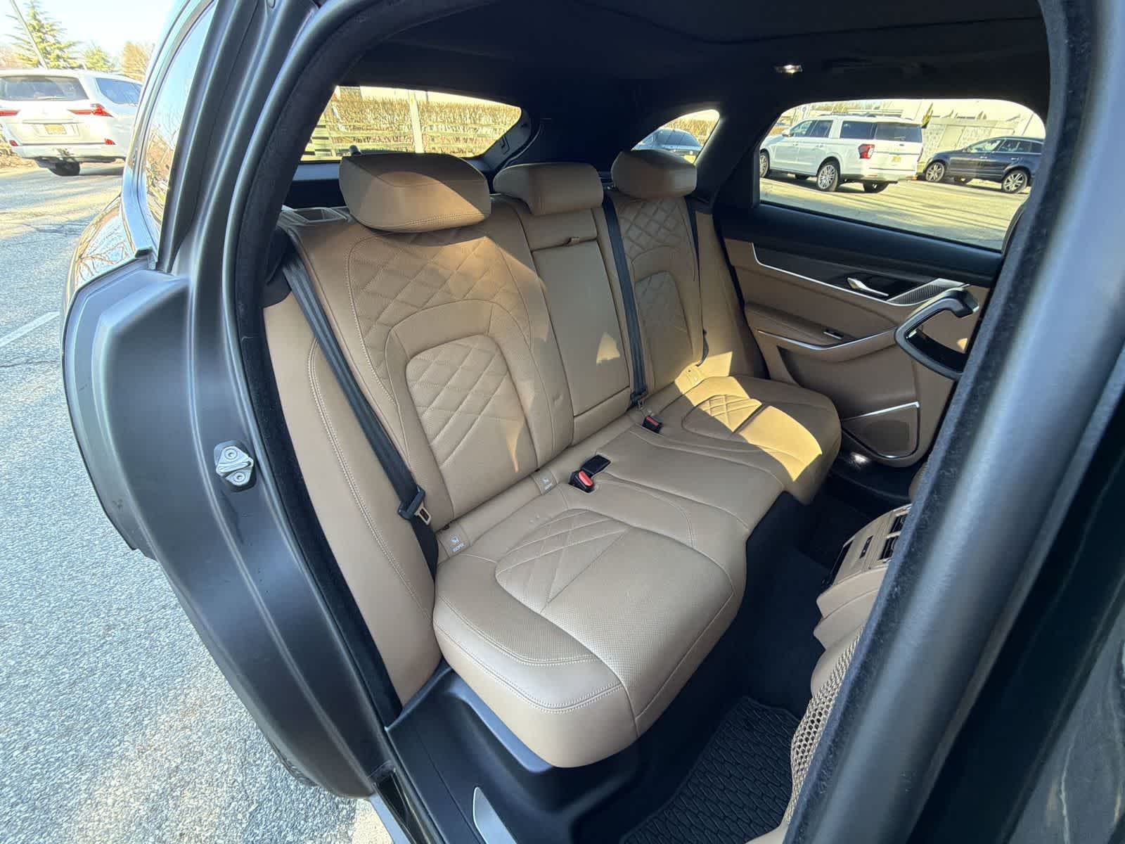 Thumbnail: 2022 Jaguar F-Pace - 21