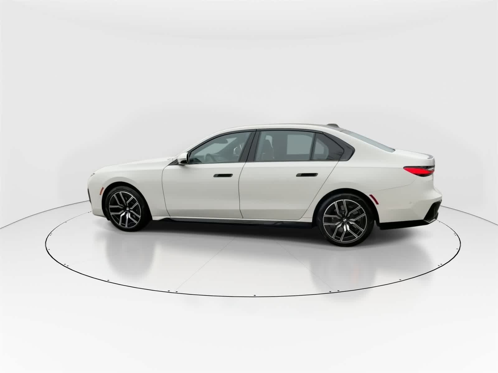 Thumbnail: 2023 BMW 7 Series - 6