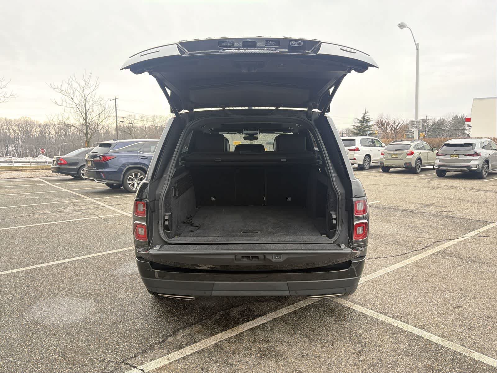 Thumbnail: 2018 Land Rover Range Rover - 27