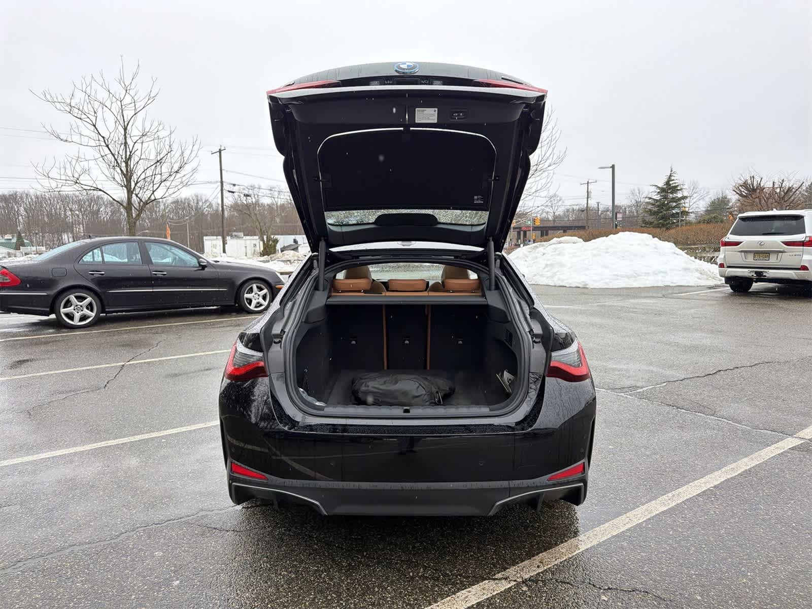 Thumbnail: 2023 BMW i4 - 27