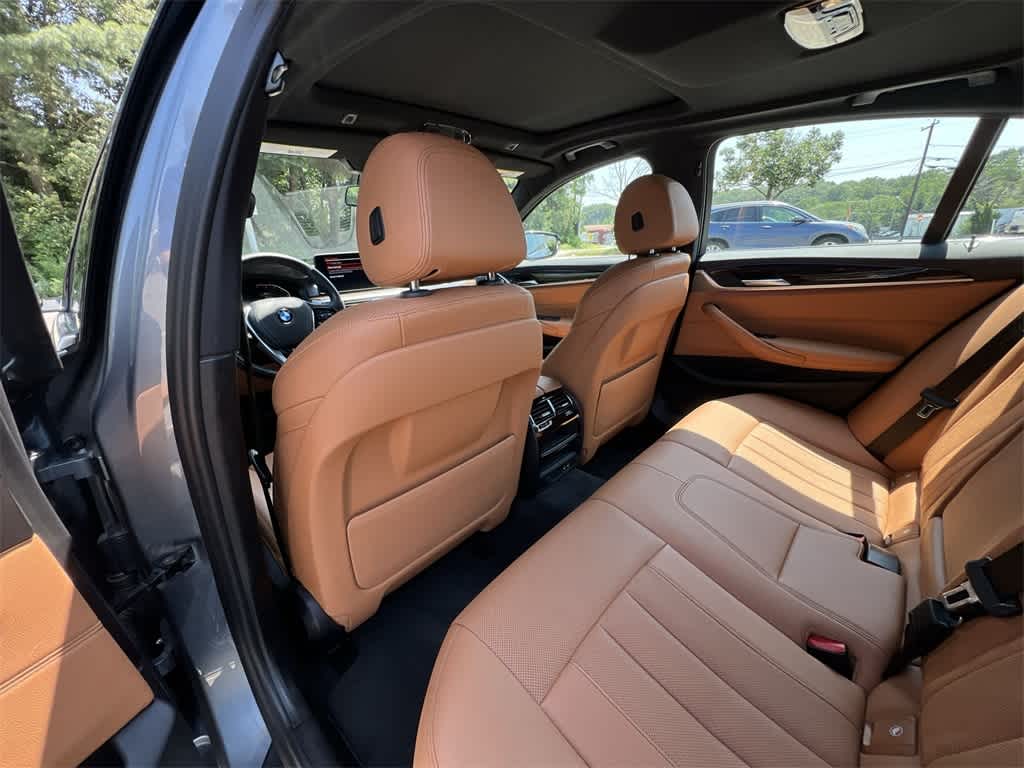 Thumbnail: 2022 BMW 5 Series - 20